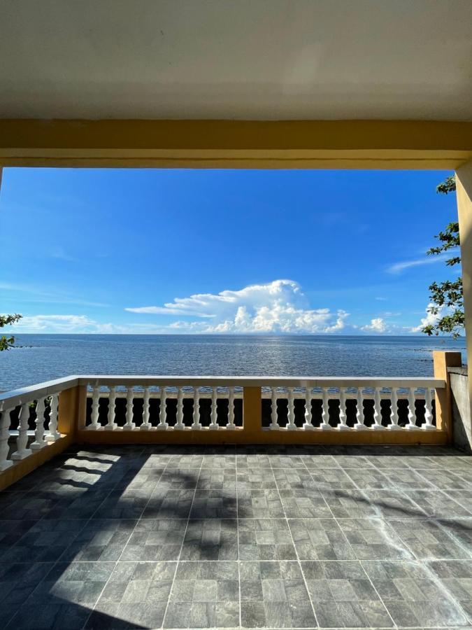 C - Side Inn Мамбахао Экстерьер фото