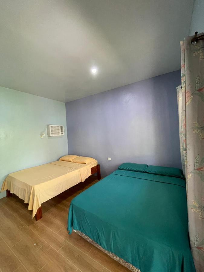 C - Side Inn Мамбахао Экстерьер фото